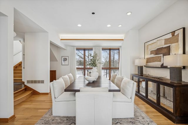 8425 Hickory Court, Burr Ridge, IL 60527