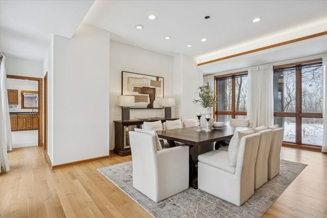 8425 Hickory Court, Burr Ridge, IL 60527