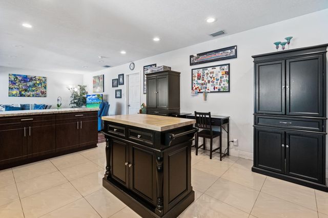 4921 Jackson Street, Hollywood, FL 33021