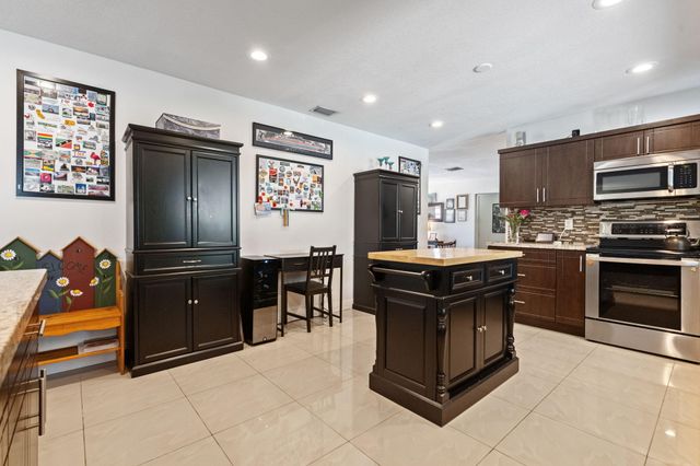 4921 Jackson Street, Hollywood, FL 33021