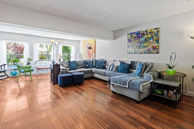 4921 Jackson Street, Hollywood, FL 33021