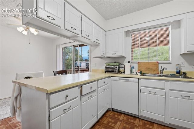 724-726 Pioneer Lane, Colorado Springs, CO 80904