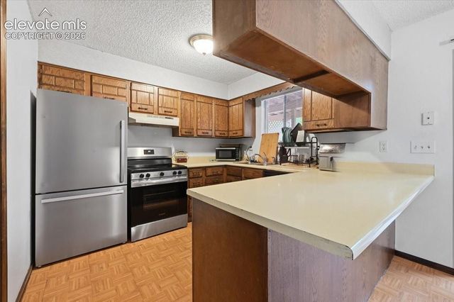 724-726 Pioneer Lane, Colorado Springs, CO 80904