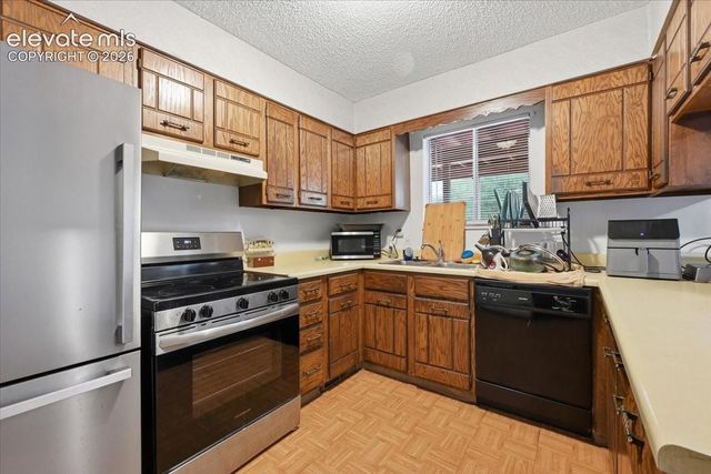 724-726 Pioneer Lane, Colorado Springs, CO 80904