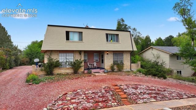 724-726 Pioneer Lane, Colorado Springs, CO 80904