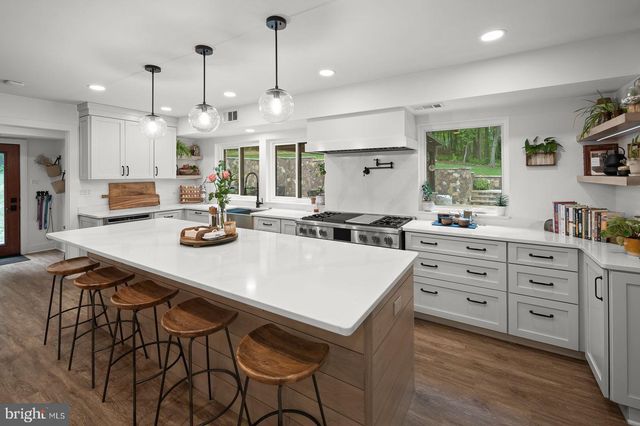7506 JUMPING HORSE LN, Fairfax Station, VA 22039
