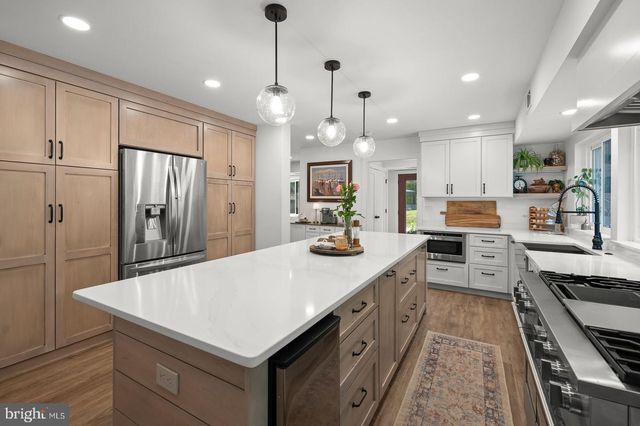 7506 JUMPING HORSE LN, Fairfax Station, VA 22039