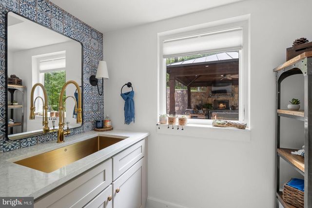 7506 JUMPING HORSE LN, Fairfax Station, VA 22039