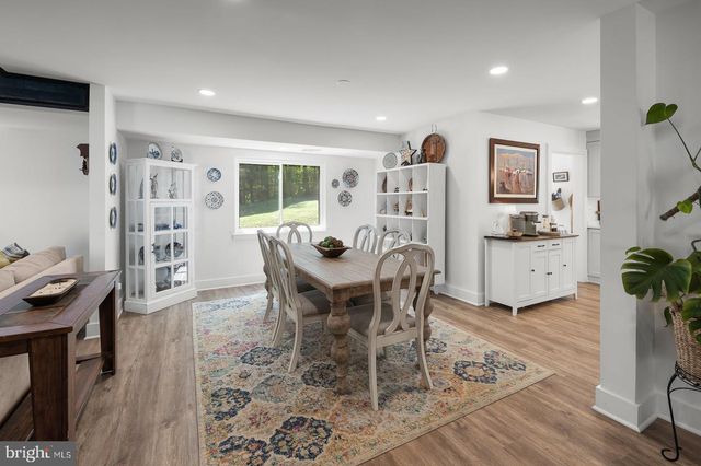 7506 JUMPING HORSE LN, Fairfax Station, VA 22039