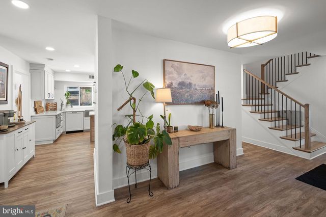 7506 JUMPING HORSE LN, Fairfax Station, VA 22039