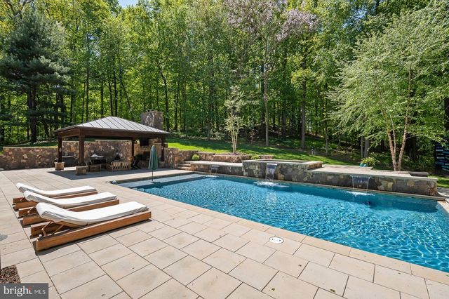 7506 JUMPING HORSE LN, Fairfax Station, VA 22039