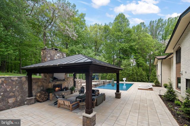 7506 JUMPING HORSE LN, Fairfax Station, VA 22039