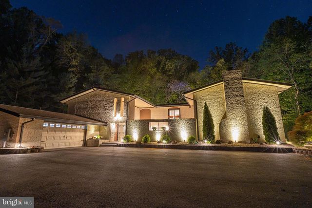 7506 JUMPING HORSE LN, Fairfax Station, VA 22039