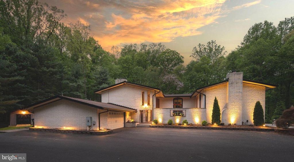 7506 JUMPING HORSE LN, Fairfax Station, VA 22039