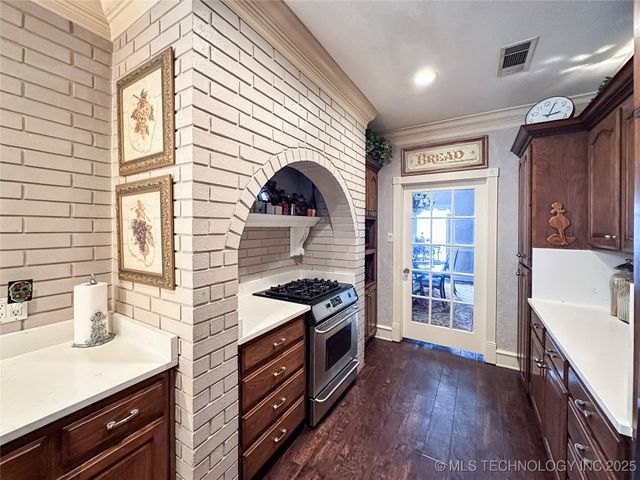 907 Briarwood Place, Durant, OK 74701