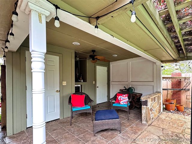907 Briarwood Place, Durant, OK 74701