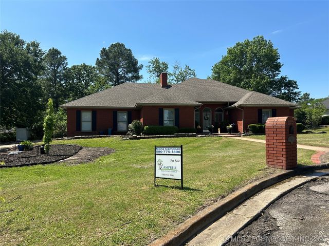 907 Briarwood Place, Durant, OK 74701