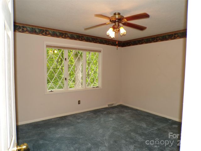 78 Mountain View Estate Road, Hendersonville, NC 28739