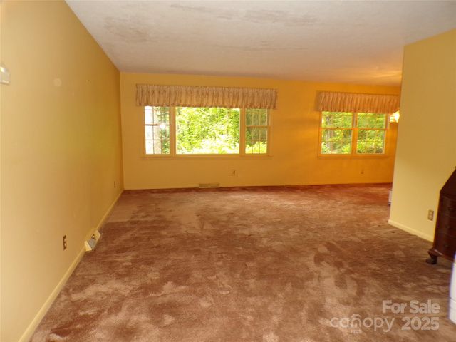 78 Mountain View Estate Road, Hendersonville, NC 28739