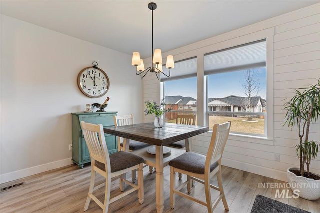 1254 W Tenzing, Nampa, ID 83686