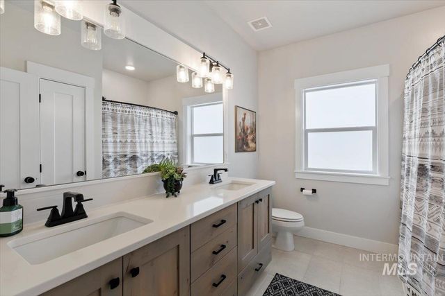 1254 W Tenzing, Nampa, ID 83686