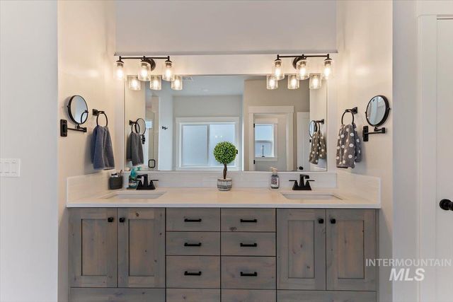 1254 W Tenzing, Nampa, ID 83686