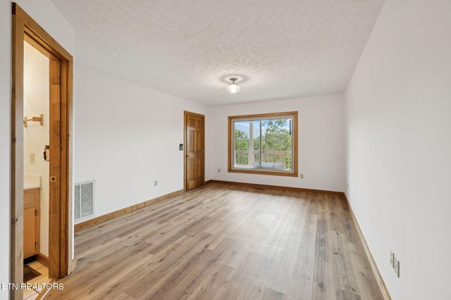 4429 New Pioneer Tr, Sevierville, TN 37863