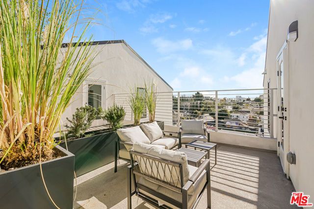 611 N Virgil Avenue 506, Los Angeles, CA 90029