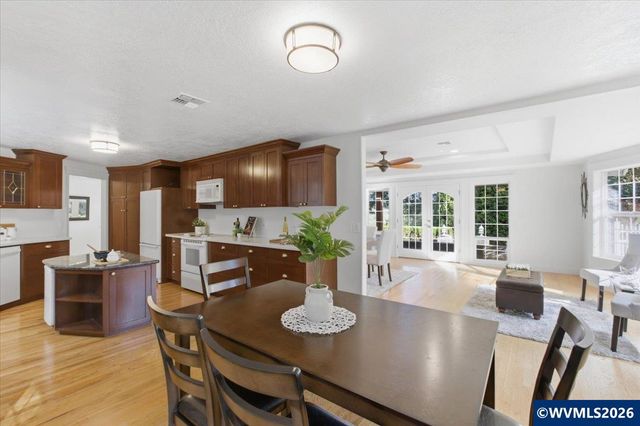 7955 NW Hope Dr, Corvallis, OR 97330