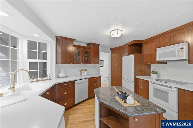 7955 NW Hope Dr, Corvallis, OR 97330