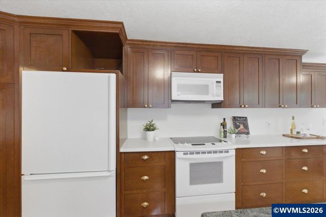 7955 NW Hope Dr, Corvallis, OR 97330