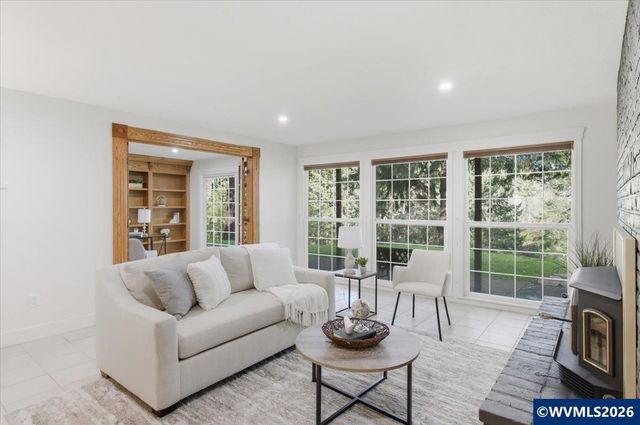 7955 NW Hope Dr, Corvallis, OR 97330