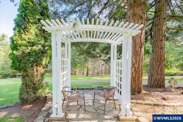 7955 NW Hope Dr, Corvallis, OR 97330
