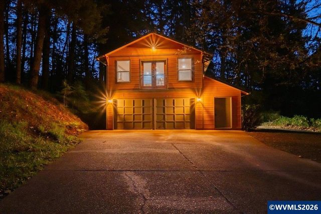 7955 NW Hope Dr, Corvallis, OR 97330