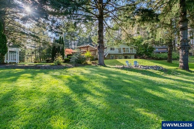 7955 NW Hope Dr, Corvallis, OR 97330