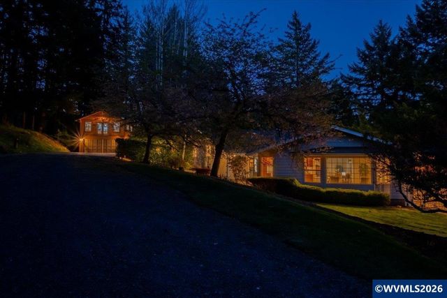 7955 NW Hope Dr, Corvallis, OR 97330