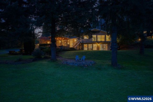 7955 NW Hope Dr, Corvallis, OR 97330