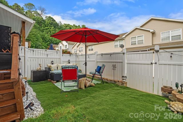 109 Loch Haven Road, Swannanoa, NC 28778