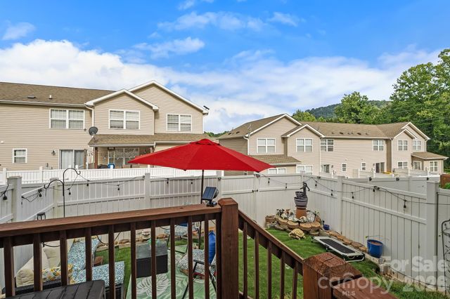 109 Loch Haven Road, Swannanoa, NC 28778