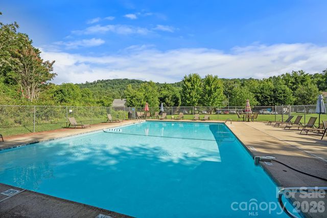 109 Loch Haven Road, Swannanoa, NC 28778