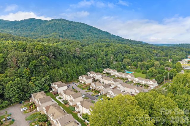 109 Loch Haven Road, Swannanoa, NC 28778