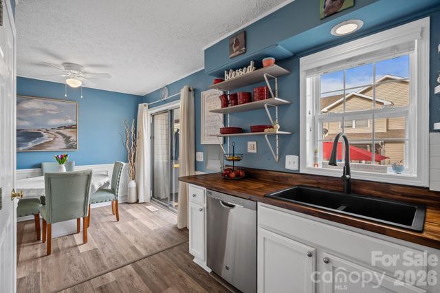 109 Loch Haven Road, Swannanoa, NC 28778