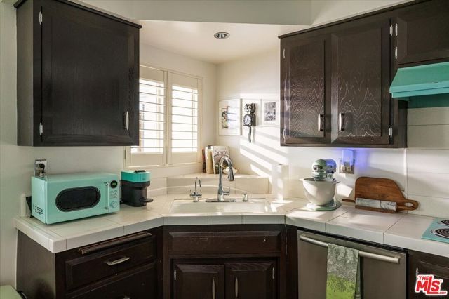 4343 Finley Avenue 2, Los Angeles, CA 90027