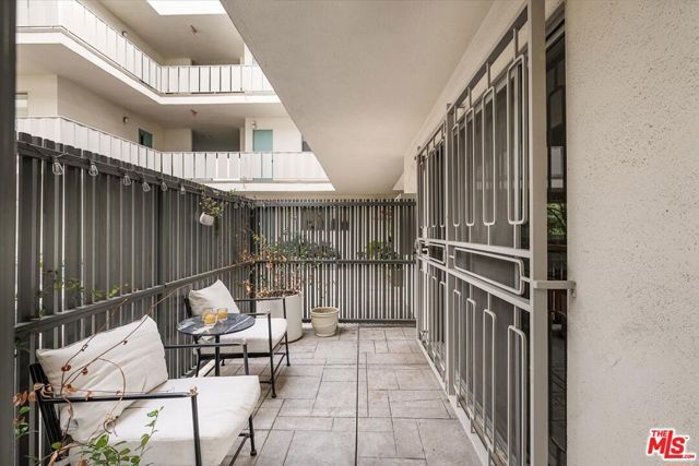 4343 Finley Avenue 2, Los Angeles, CA 90027