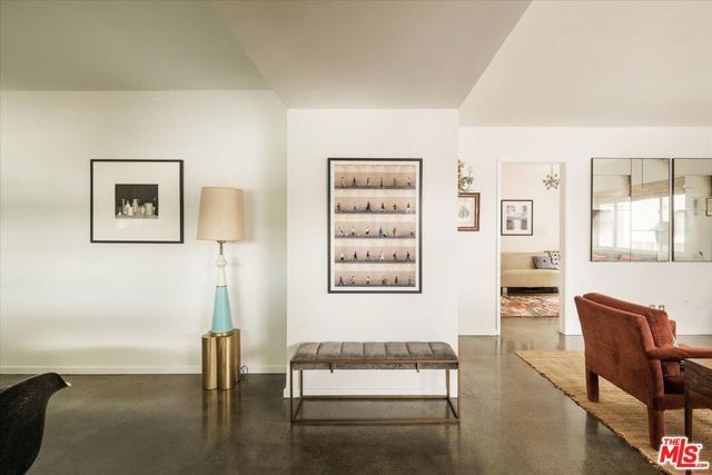 4343 Finley Avenue 2, Los Angeles, CA 90027