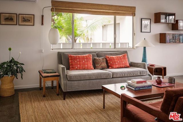 4343 Finley Avenue 2, Los Angeles, CA 90027