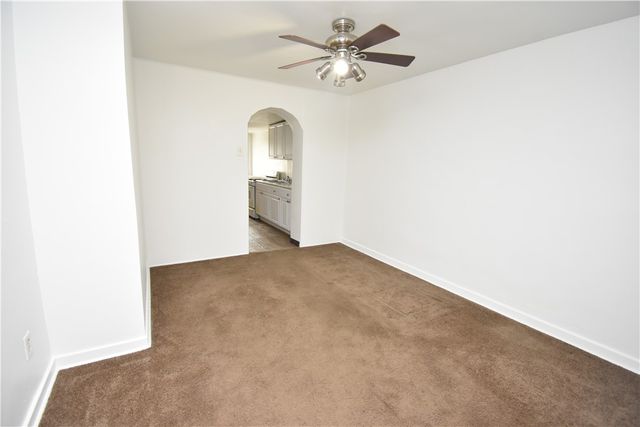 924 Island Avenue, Mckees Rocks, PA 15136