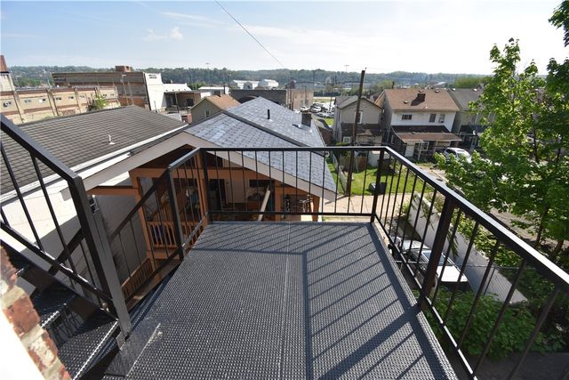 924 Island Avenue, Mckees Rocks, PA 15136