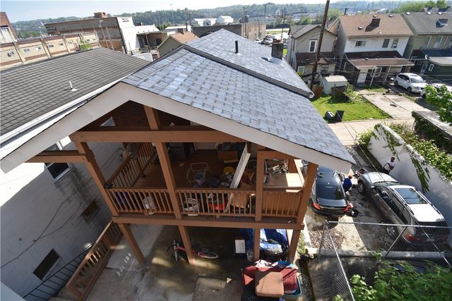 924 Island Avenue, Mckees Rocks, PA 15136