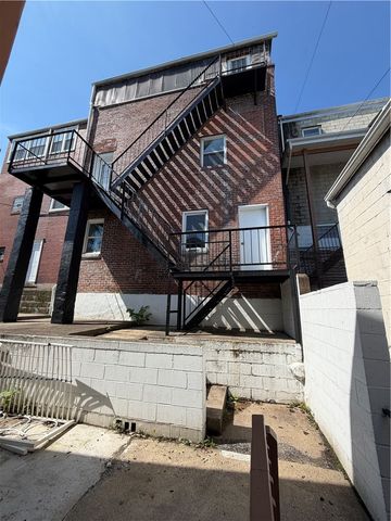 924 Island Avenue, Mckees Rocks, PA 15136